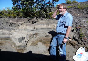 Don Swanson describes Kilauea's explosive deposits